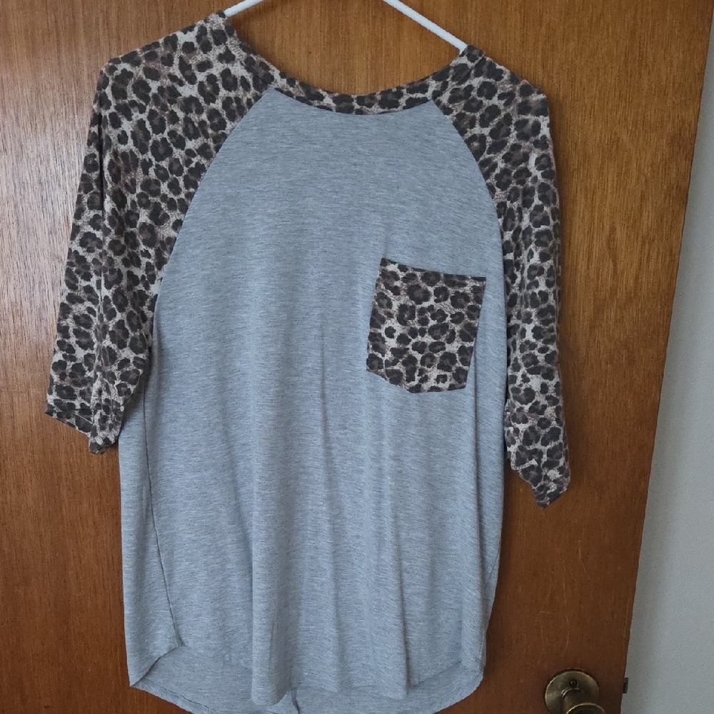 Zenana  Gray and Brown Raglan Blouse